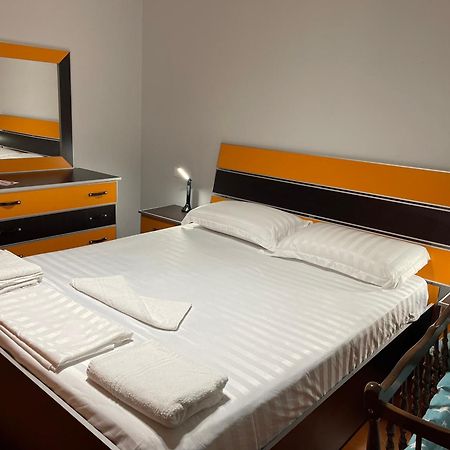 City Center Apartment Galeria Тирана Екстер'єр фото